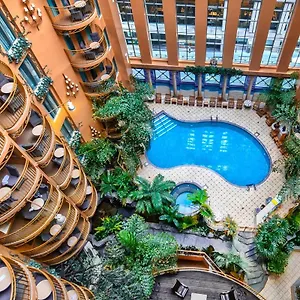 Palace Royal Centre-ville Par Jaro Hotel